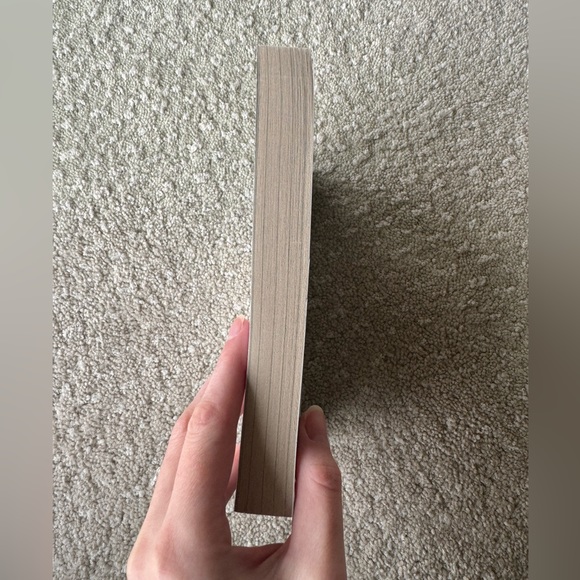 BRAND NEW City of Ghosts book by VE Schwab - Picture 3 of 3